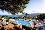 Продаётся Отель "Resort le Picchiaie" расположен на холме на острове Эльба,  откуда открывается прекрасный вид на залив Портоферрайо.  Отель предлагает эксклюзивный отдых,  характеризующийся запахом м ...
