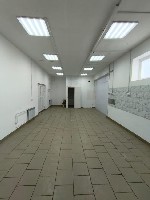 Аренда | Торговая площадь
- Место с высоким трафиком
Соседи - Fix Price,  Магазин эконом одежды и обуви.  
Арендаторы занимают площади долгий срок.  
г.  Сосновоборск
 - ⁠Отопление стационарное,  ...