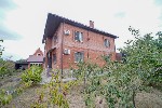 Просторный двухэтажный дом с банным комплексом! Площадь дома более 310 кв.  м.  ! Есть отдельный спортзал с татами,  спортивными горками.  В доме 6 жилых комнат,  2 санузла,  большая кухня-гостиная.   ...