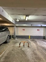 Коммерческая недвижимость объявление но. 74141: Ваша идеальная теплая парковка во дворе вашего дома.