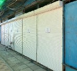 Помещение под магазин - лавка, недорого, в проходе от базара к пляжу, очень большая проходимость людей. Оплата производится за 2 месяца. Площадь 6-8 м кв ...